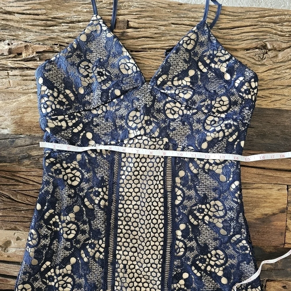 NEW Romeo+Juliet Navy Blue Lace Dress Medium Blue - Picture 5 of 16